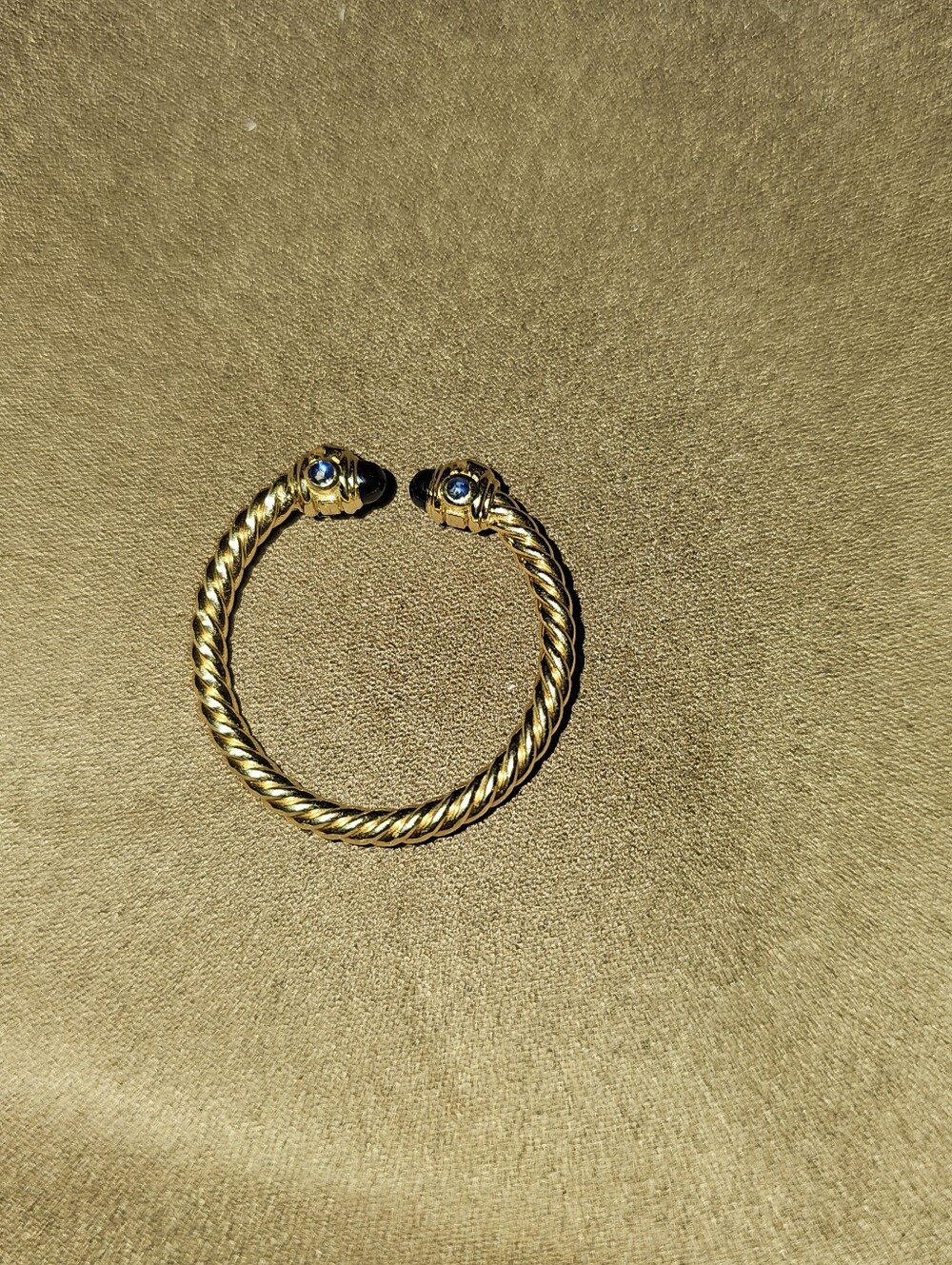 David Yurman RENAISSANCE® RING18K Yellow Gold with Blue Sapphires, 2.3mm Size 8 - Picture 6 of 6